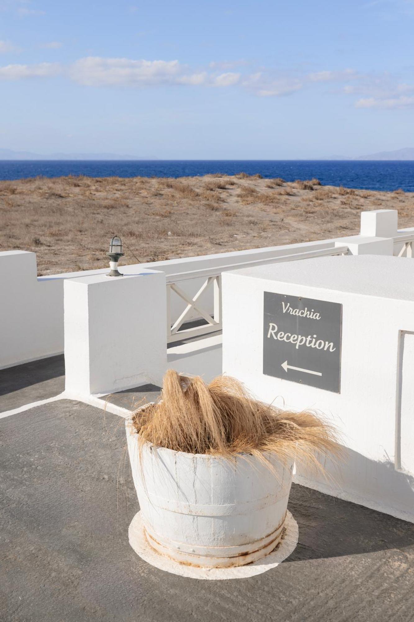 Vrachia Studios & Apartments Oia  Exterior photo