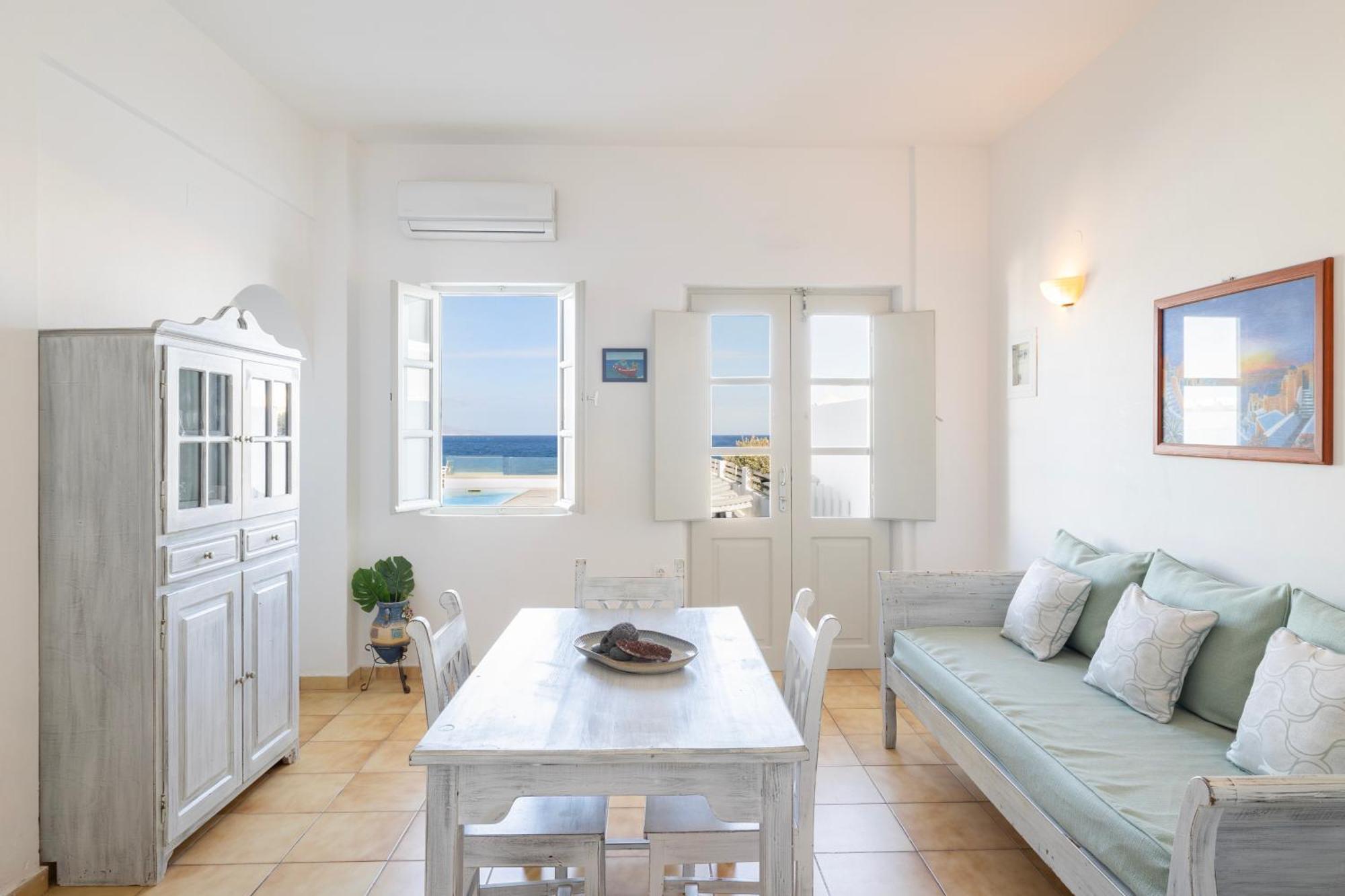 Vrachia Studios & Apartments Oia  Exterior photo