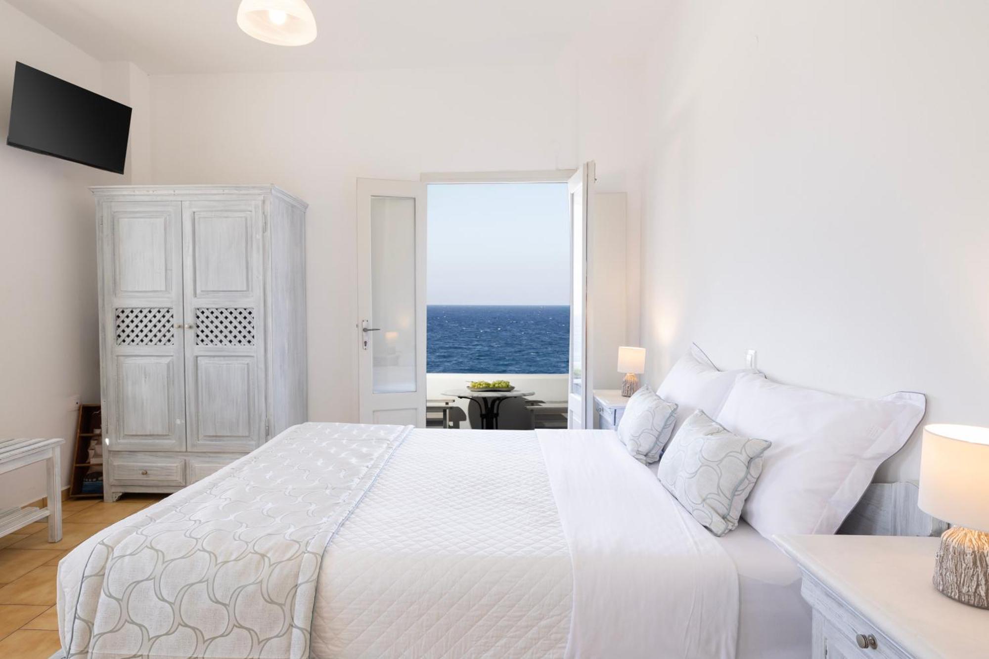 Vrachia Studios & Apartments Oia  Exterior photo