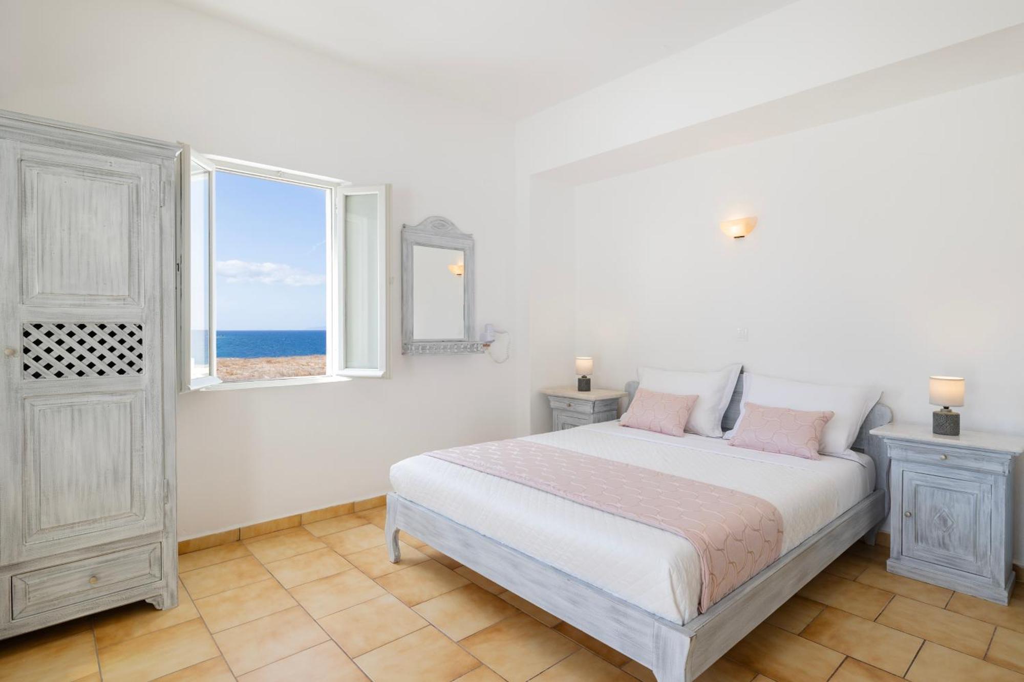 Vrachia Studios & Apartments Oia  Exterior photo