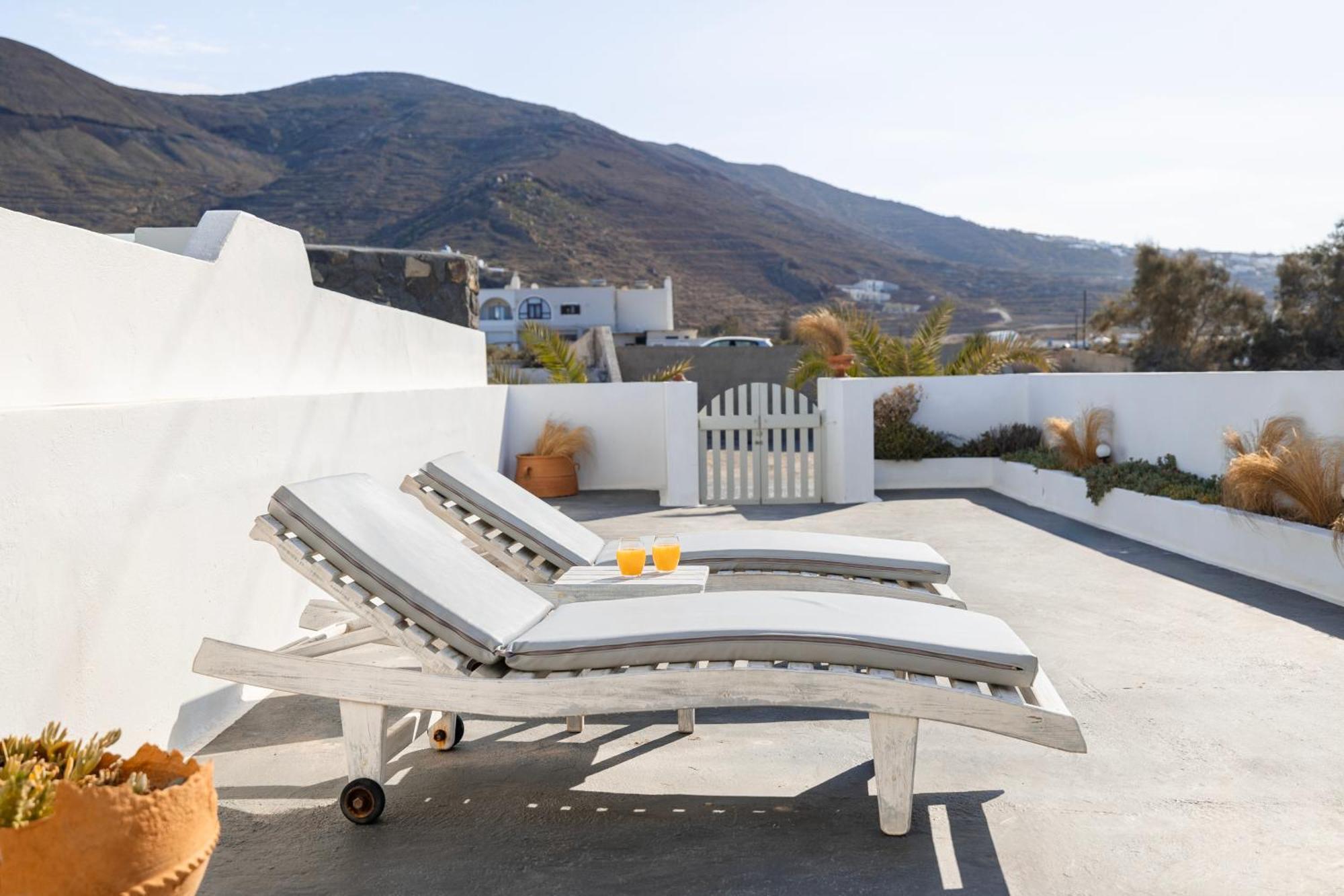 Vrachia Studios & Apartments Oia  Exterior photo
