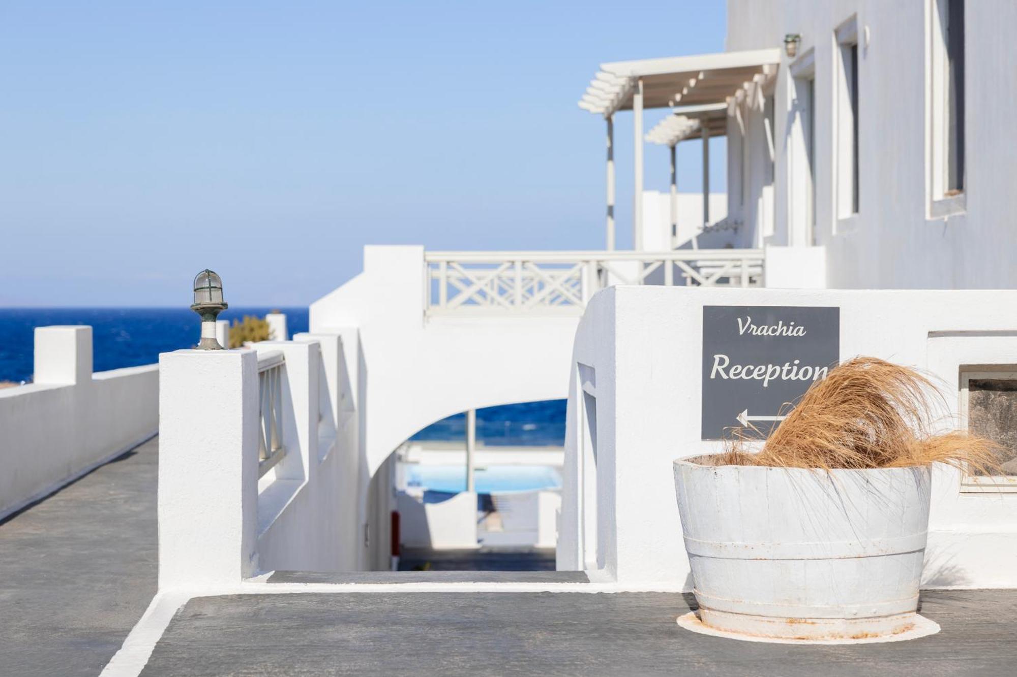 Vrachia Studios & Apartments Oia  Exterior photo